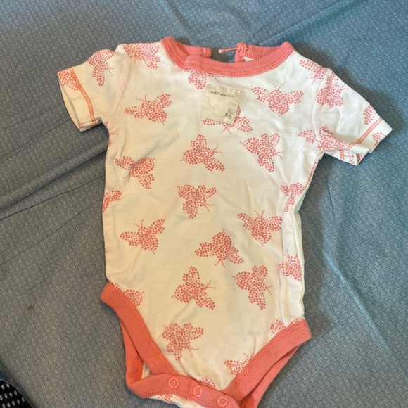 Burt's Bees Other - 🧸 10/$10 BABY SALE - onesie